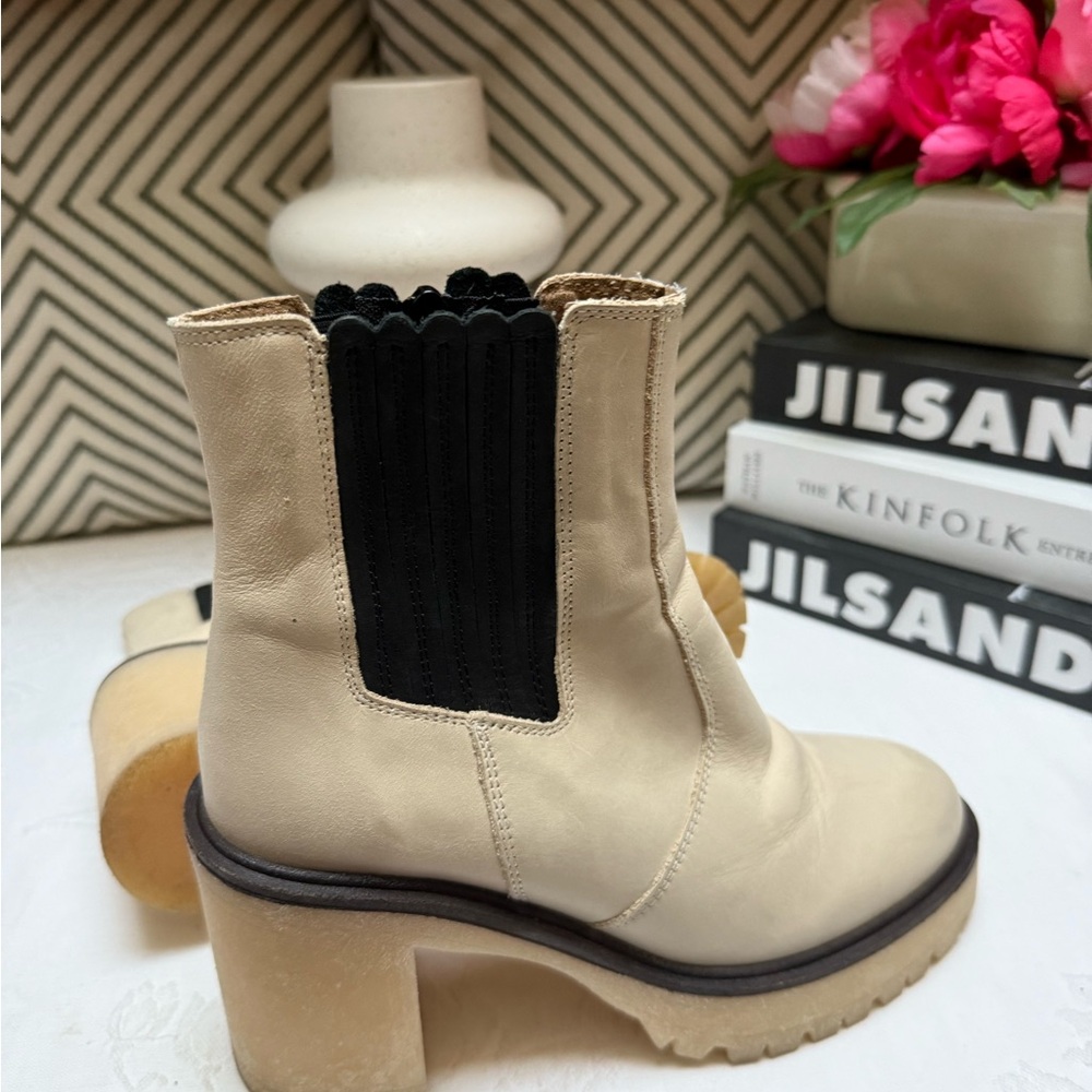 Free People Cream and Black Heeled Chelsea Boots - Picture 5 of 11